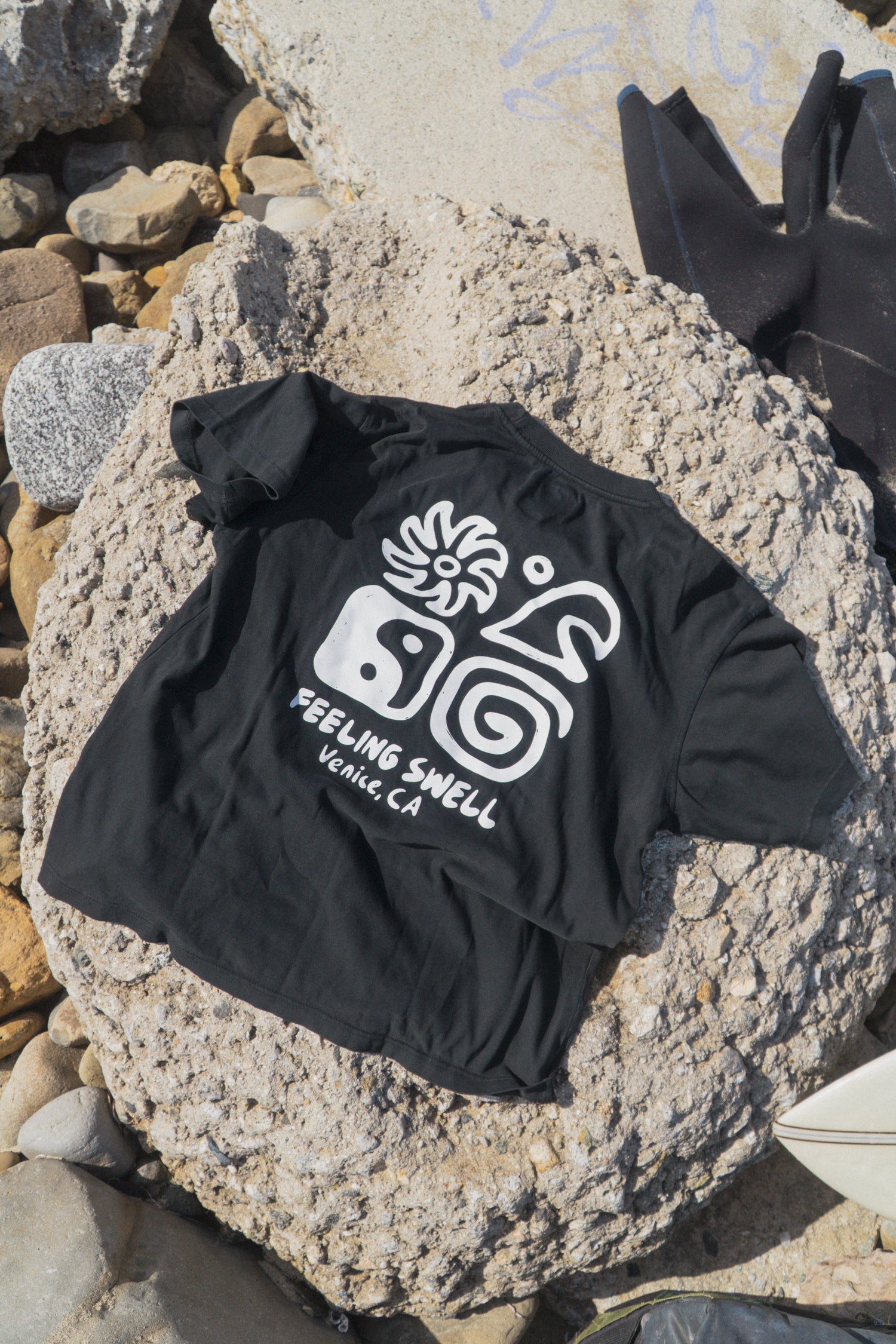 Feeling Swell Offshore Tee - Black